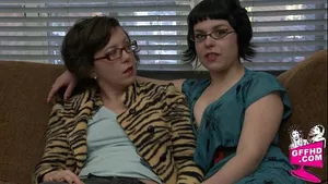 Lesbiennes noires baisent et se lèchent la chatte