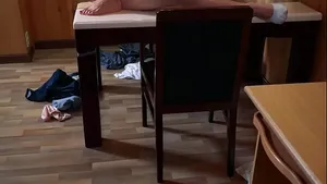 Salon Coiffure Érotique - Masseuses Asiatiques Nues