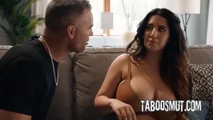 Sarah Arabic prof MILF baisée par son beau-père pervers