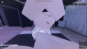 Futanari Roblox baise hardcore dans des condos privés