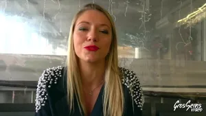 Ashley blonde française se fait défoncer la chatte