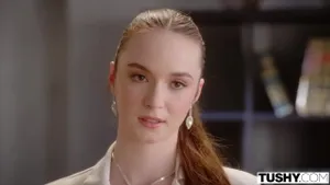 Hazel rousse se fait défoncer le cul par un mauvais garçon