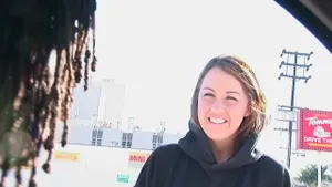 Amateur excitée se fait baiser brutalement par grosse bite