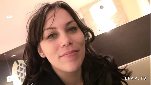 Brunette française sodomisée et fistée brutalement