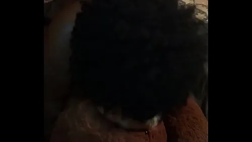 Hazelnutxxx se masturbe avec un ours en peluche