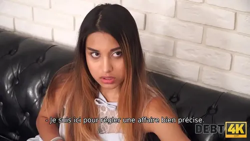 Russe endettée suce pour payer ses vêtements chers