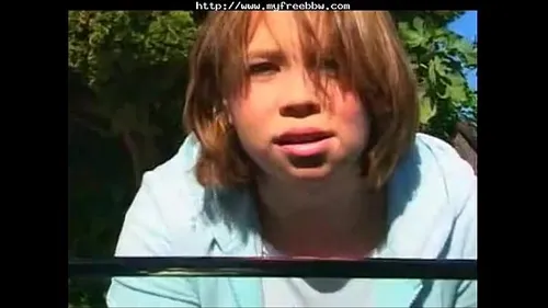 Kerra Dawson BBW blonde se masturbe et caresse ses gros s...