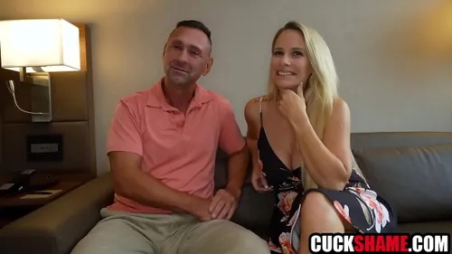 Mari cocu supplie sa femme de baiser son patron MILF