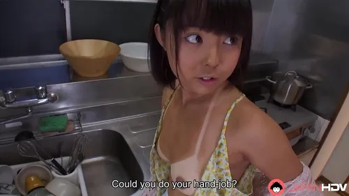 MILF japonaise bronzée suce une bite sans censure
