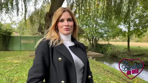 Rose blonde française 22ans baise hard en lingerie