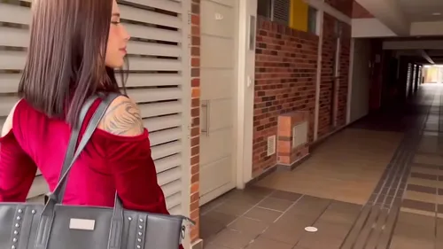 Katty baisée au cul dans un parking - Colombienne cochonne