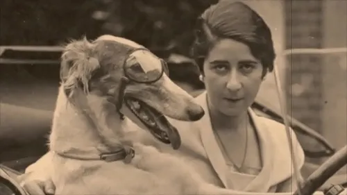 Filles vintage baisent sauvagement dans la nature