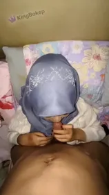 Femme hijab baise avec voisin pendant travail mari